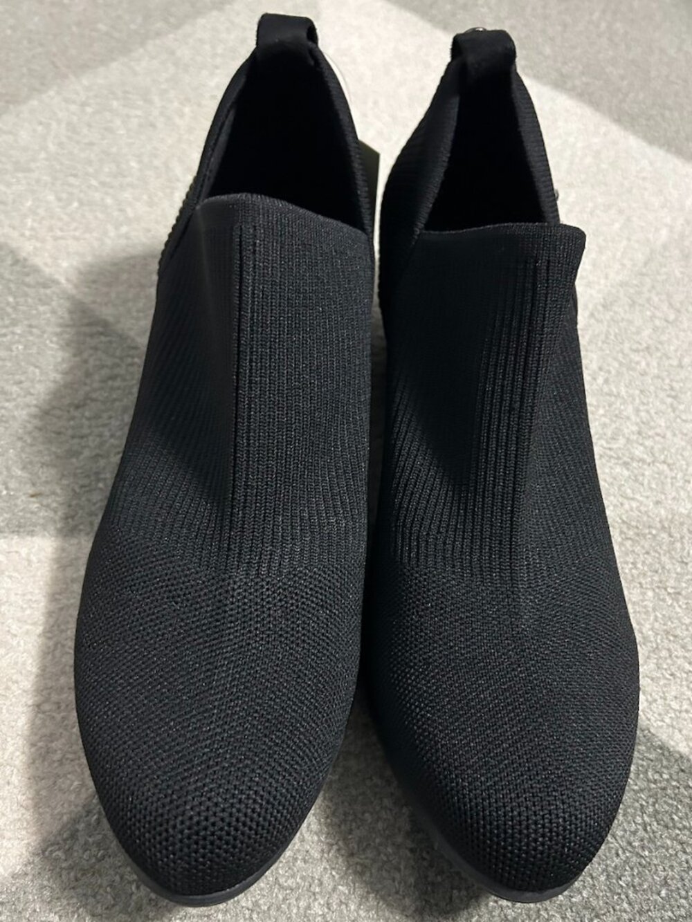 NWT Daisy Fuentes Black Stretch Knit Ankle Booties Low Block Heel Women's 9 - Picture 2 of 14